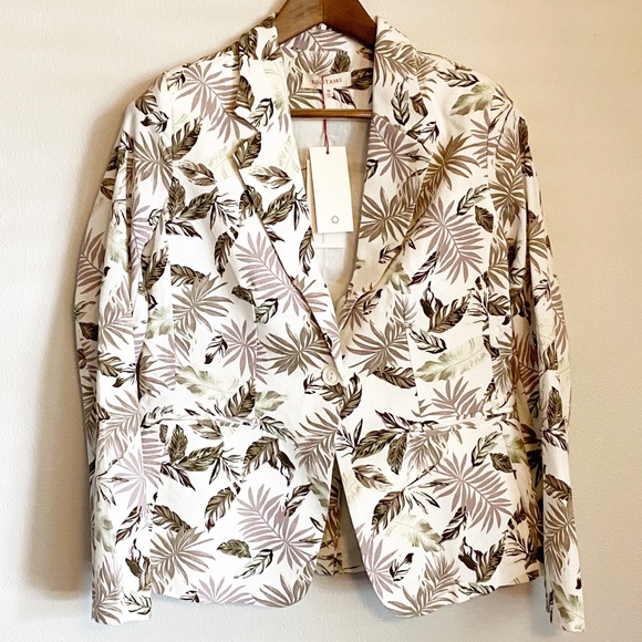 Solitaire Jackets & Blazers - Solitaire Linen Palm Frond Floral Blazer